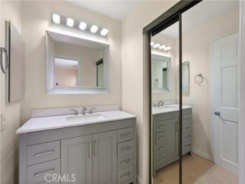 345 Avocado 201B Street, Costa Mesa, CA