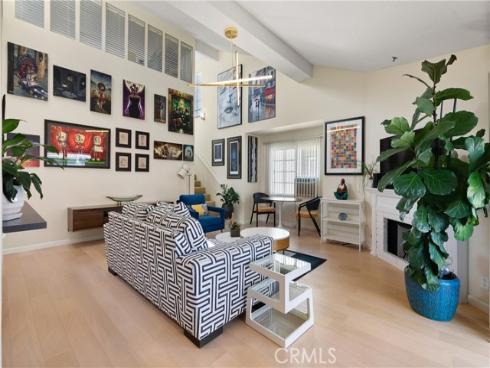 345 Avocado 201B Street, Costa Mesa, CA