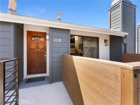 345 Avocado 201B Street, Costa Mesa, CA