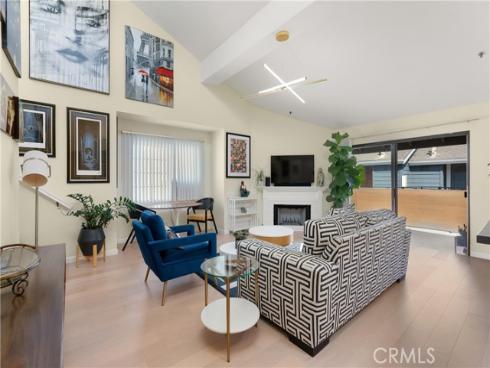 345 Avocado 201B Street, Costa Mesa, CA