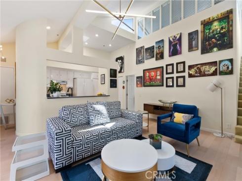 345 Avocado 201B Street, Costa Mesa, CA