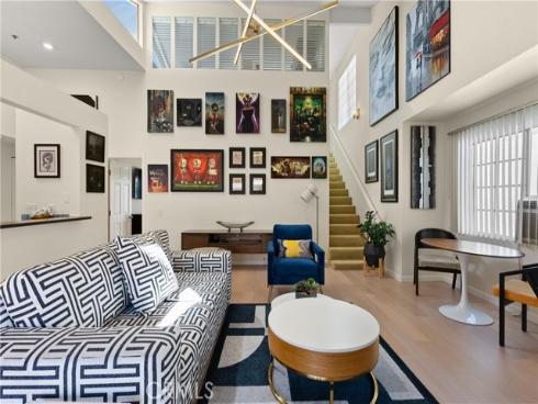 345 Avocado 201B Street, Costa Mesa, CA