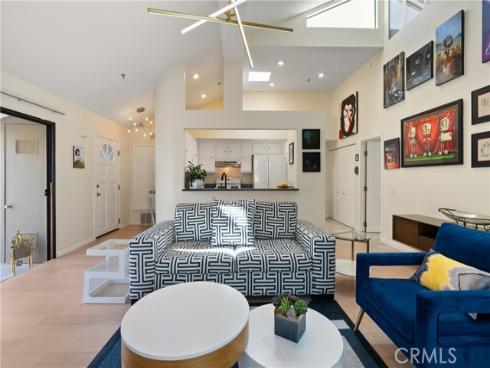 345 Avocado 201B Street, Costa Mesa, CA