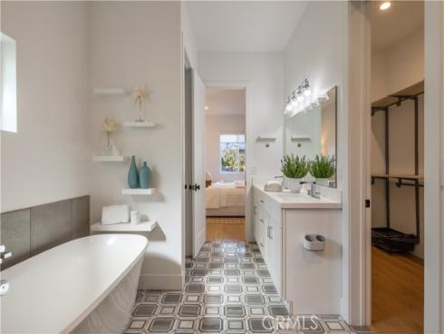 333 Mesa Drive, Costa Mesa, CA