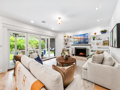 2726 Cardinal Drive, Costa Mesa, CA