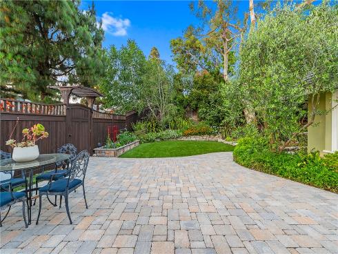 2726 Cardinal Drive, Costa Mesa, CA