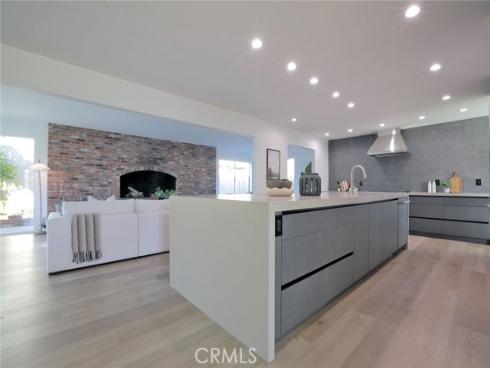 418 E Bay Street, Costa Mesa, CA