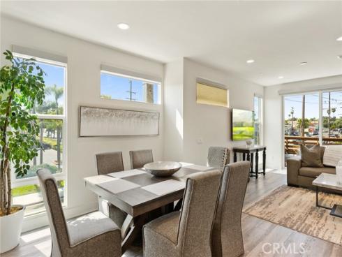 697 W 17th  , Costa Mesa, CA