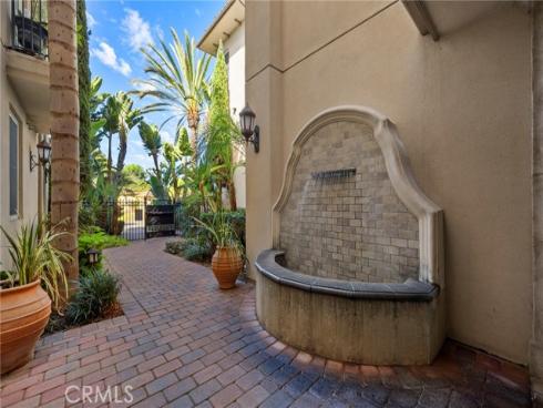 401  Bernard  211  Street, Costa Mesa, CA