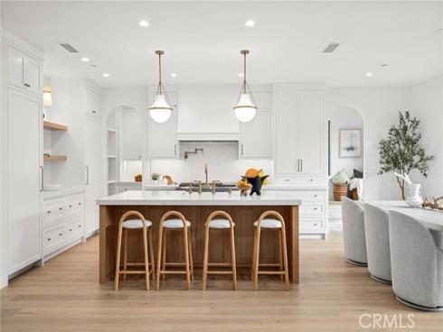 275  Walnut  , Costa Mesa, CA