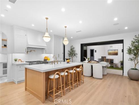 275  Walnut  , Costa Mesa, CA