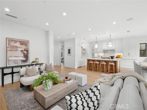 275  Walnut  , Costa Mesa, CA