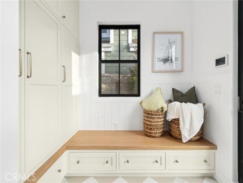 275  Walnut  , Costa Mesa, CA