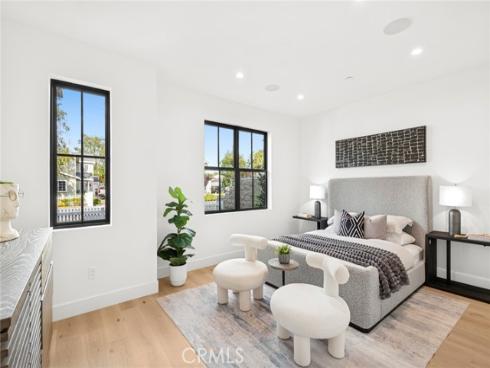 275  Walnut  , Costa Mesa, CA