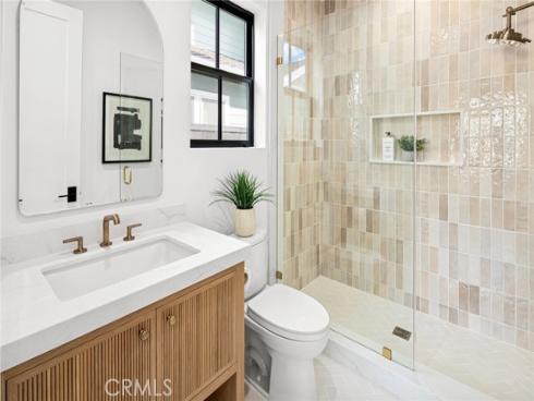 275  Walnut  , Costa Mesa, CA