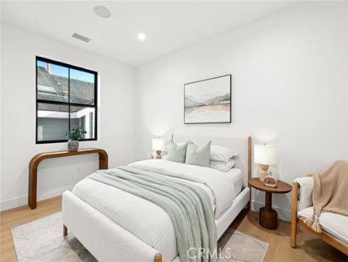 275  Walnut  , Costa Mesa, CA