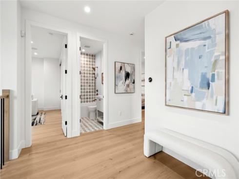 275  Walnut  , Costa Mesa, CA