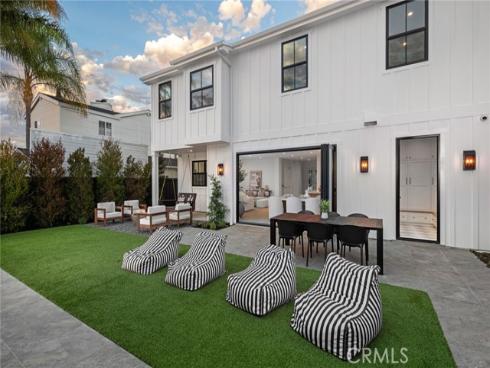 275  Walnut  , Costa Mesa, CA