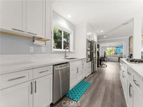 1170  Gleneagles  , Costa Mesa, CA