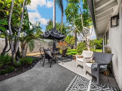 868  Towne  , Costa Mesa, CA