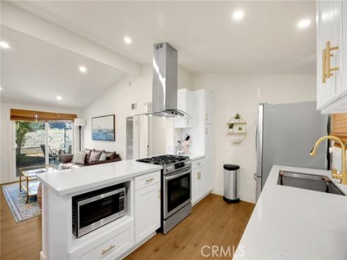 868  Towne  , Costa Mesa, CA