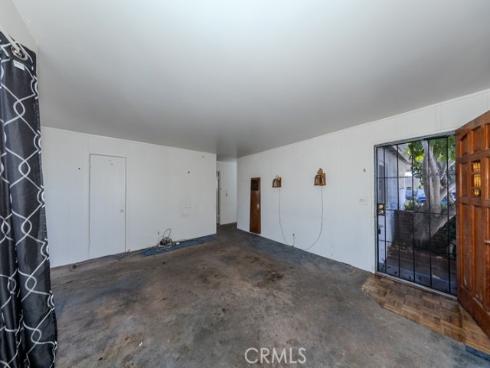 690  Capital Street  , Costa Mesa, CA