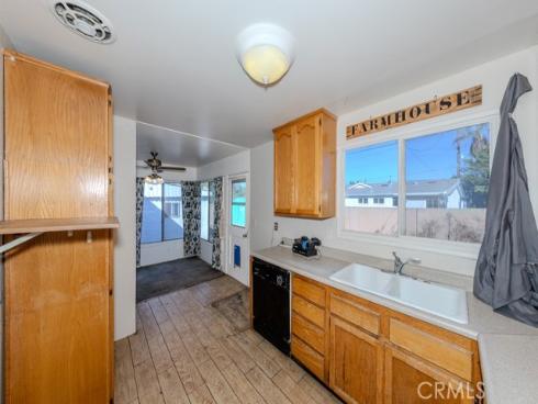 690  Capital Street  , Costa Mesa, CA