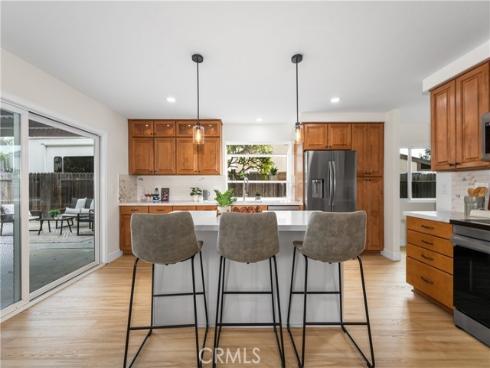 930  Helena   Circle, Costa Mesa, CA