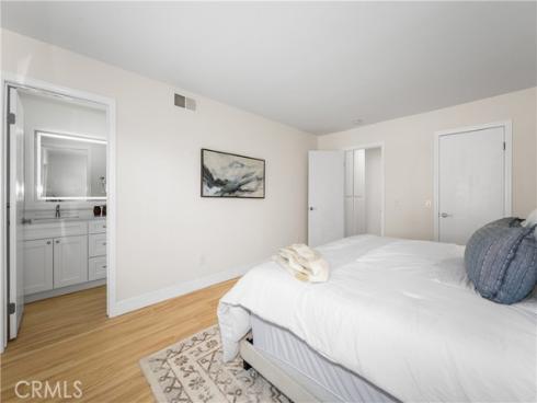 930  Helena   Circle, Costa Mesa, CA