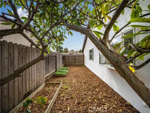 930  Helena   Circle, Costa Mesa, CA