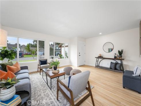 930  Helena   Circle, Costa Mesa, CA