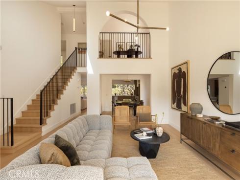 872  Liard  , Costa Mesa, CA