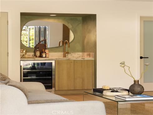 872  Liard  , Costa Mesa, CA