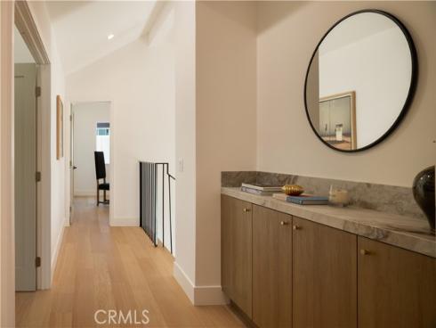 872  Liard  , Costa Mesa, CA