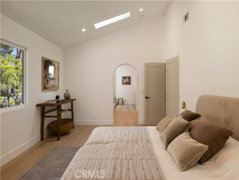 872  Liard  , Costa Mesa, CA