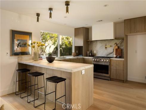 872  Liard  , Costa Mesa, CA