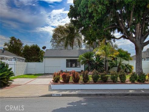 999  Oak   Street, Costa Mesa, CA