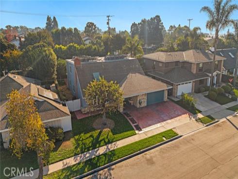 1851  Pitcairn  , Costa Mesa, CA