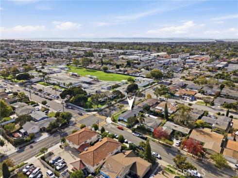 700  Hamilton Street  , Costa Mesa, CA