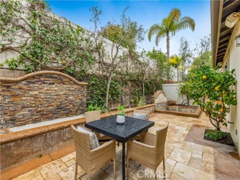 2105  Canyon   Circle, Costa Mesa, CA