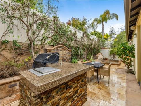 2105  Canyon   Circle, Costa Mesa, CA