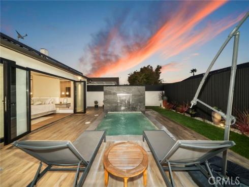 985  Begonia   Avenue, Costa Mesa, CA