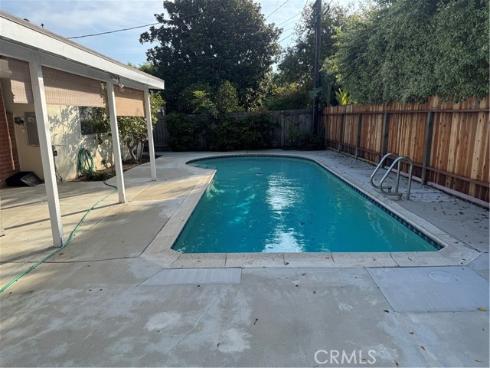 2437  Fordham  , Costa Mesa, CA