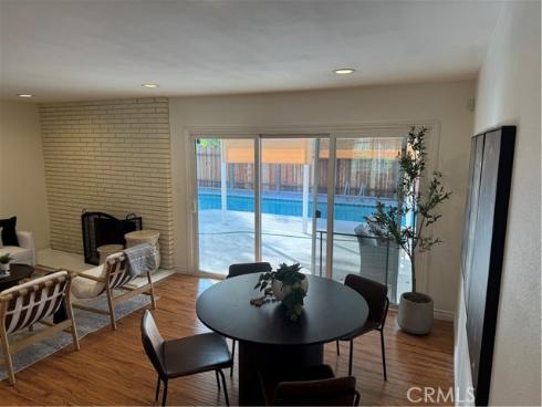 2437  Fordham  , Costa Mesa, CA