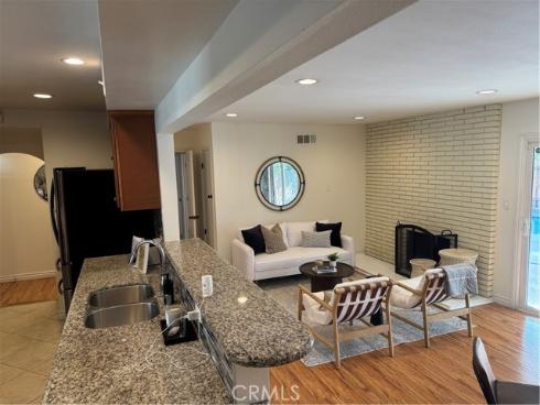 2437  Fordham  , Costa Mesa, CA