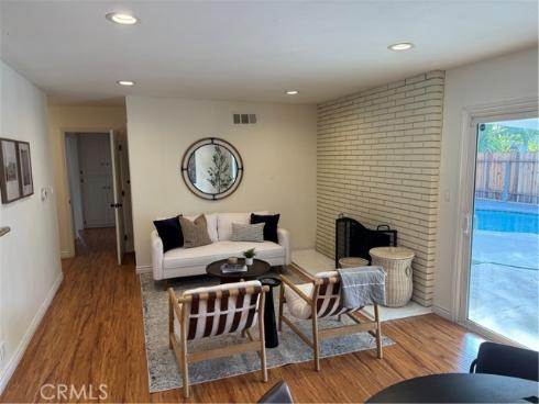 2437  Fordham  , Costa Mesa, CA