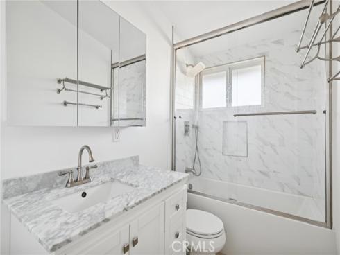 305 Nassau Road, Costa Mesa, CA