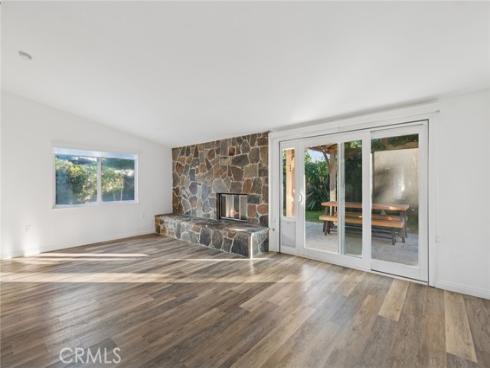 305 Nassau Road, Costa Mesa, CA