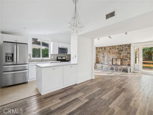 305 Nassau Road, Costa Mesa, CA