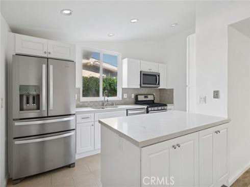 305 Nassau Road, Costa Mesa, CA